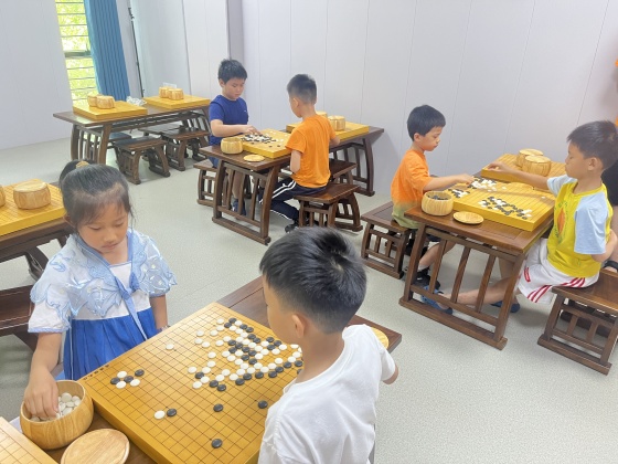 周日基礎(chǔ)班日常對(duì)弈，只聞落子聲_副本.jpg