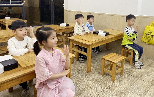 小棋手上起課來非常投入，勤奮認(rèn)真的你，必定收到累累的碩果_副本.jpg