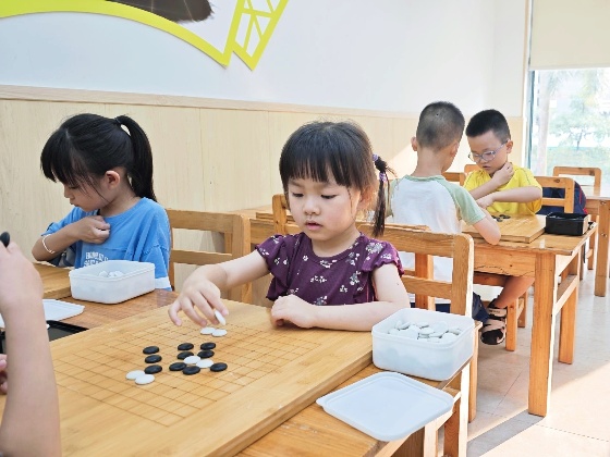 3、我們這一周的照片分享又再次回到了我們小棋手們的課堂日常_副本.jpg
